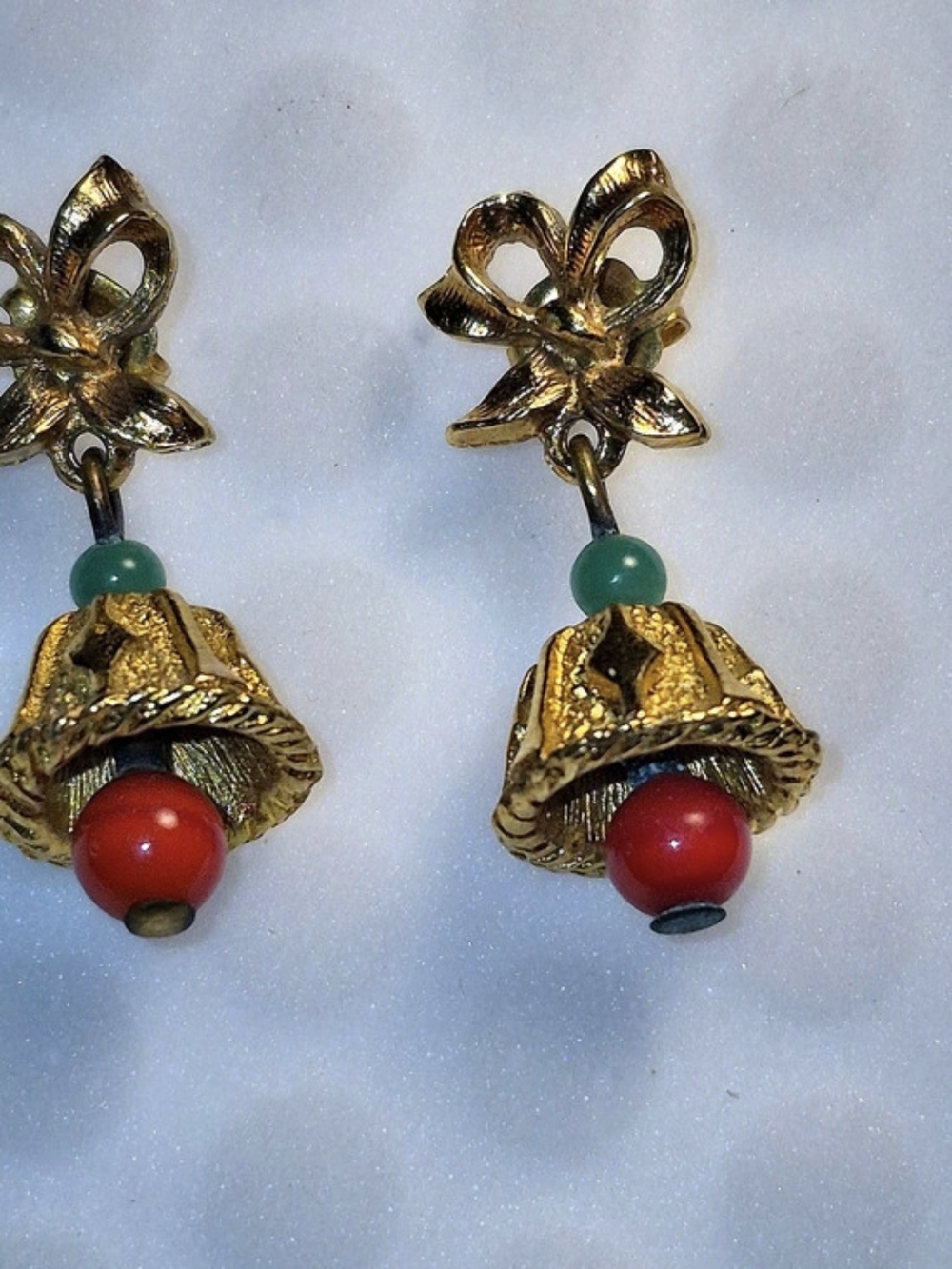 Vtg Gold Tone Christmas Bell Drop Earrings Red Coral Style Bead Bow Stud